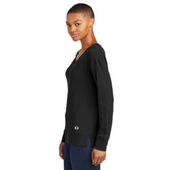 OGIO Women's Blacktop Luuma Flex Long Sleeve V-Neck -Best Clothing Shop LOG825 Blacktop HTS